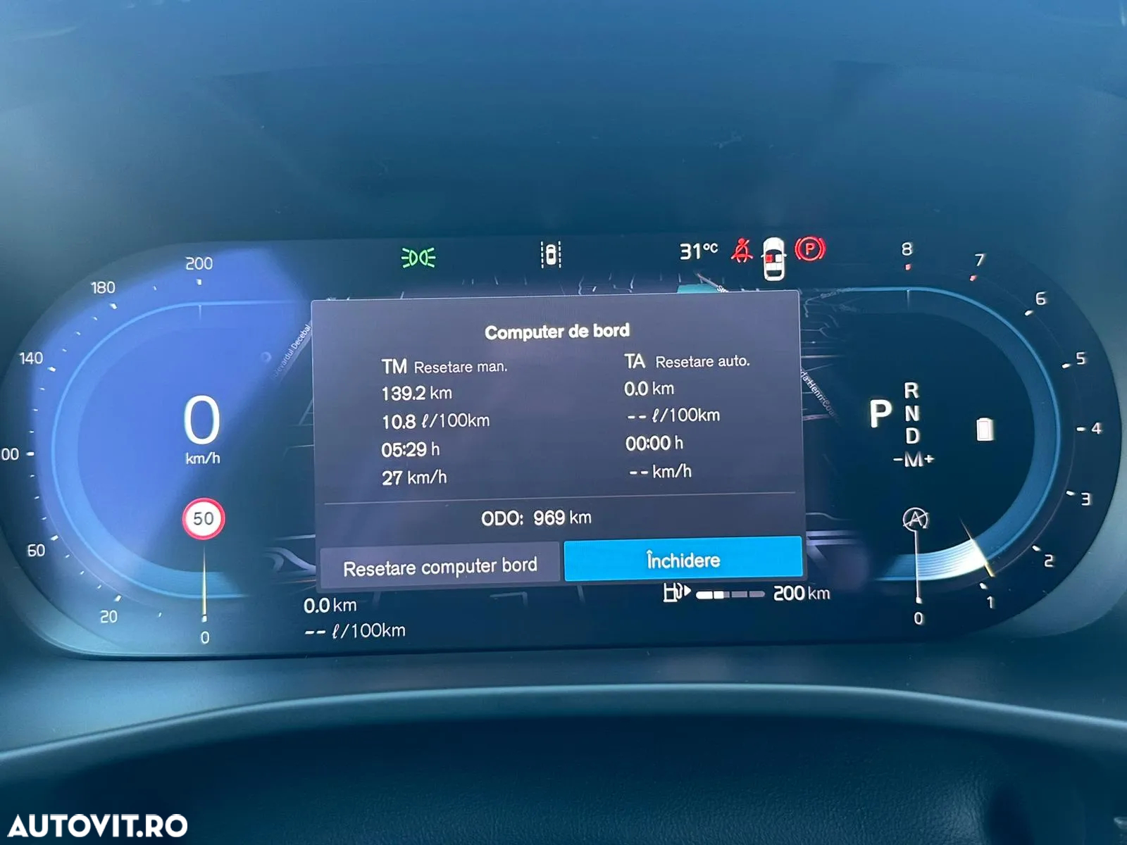 Volvo XC 40 B3 AT FWD MHEV Plus Dark - 17