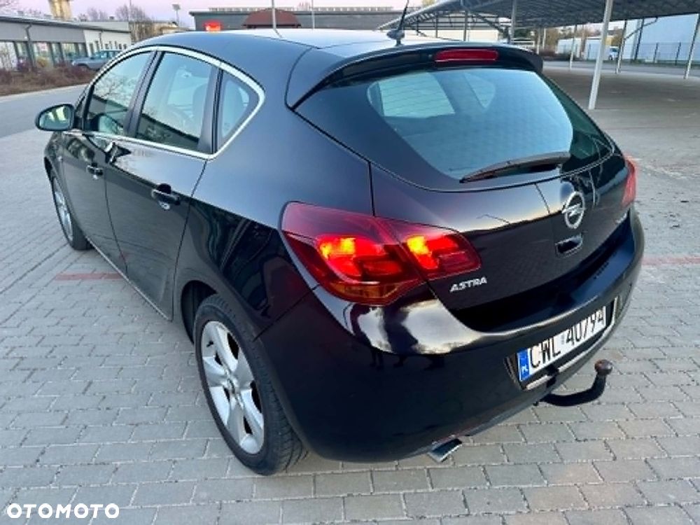 Opel Astra 1.4 Turbo - 4