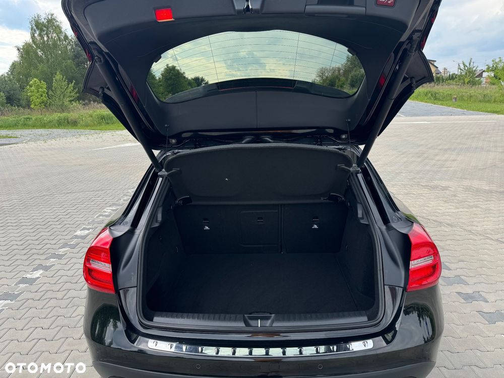 Mercedes-Benz GLA 200 (CDI) d 7G-DCT - 19