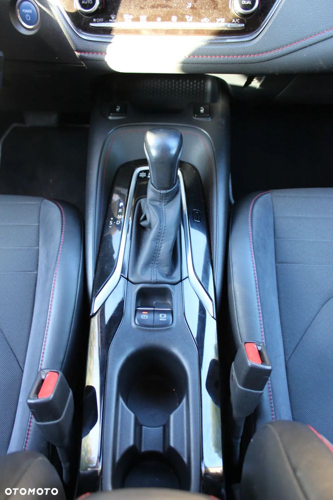 Toyota Corolla 2.0 Hybrid GR Sport - 14