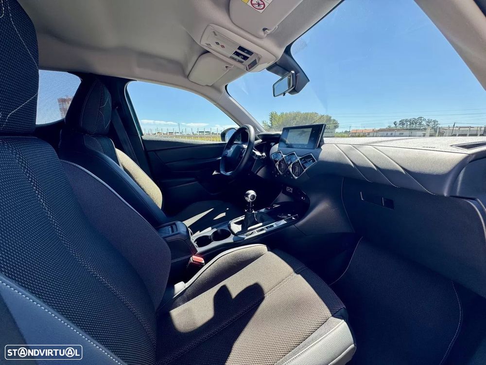 DS DS3 Crossback PureTech 100 MONTMARTRE - 31