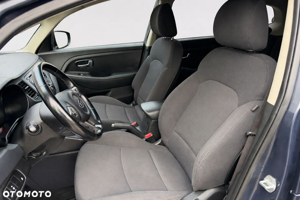 Kia Carens 1.7 CRDi 115 Dream Team Edition - 14