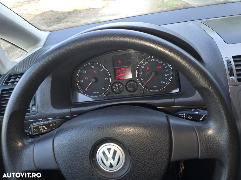 Volkswagen Touran 2.0 TDI Trendline - 11