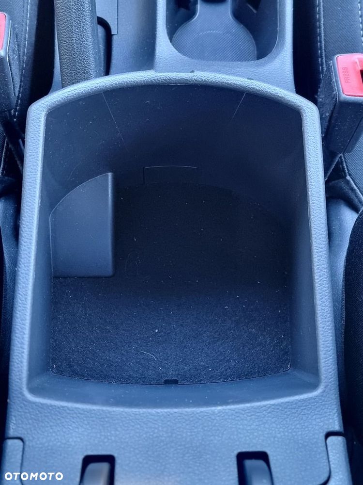 Hyundai i30 1.6 D GET - 32