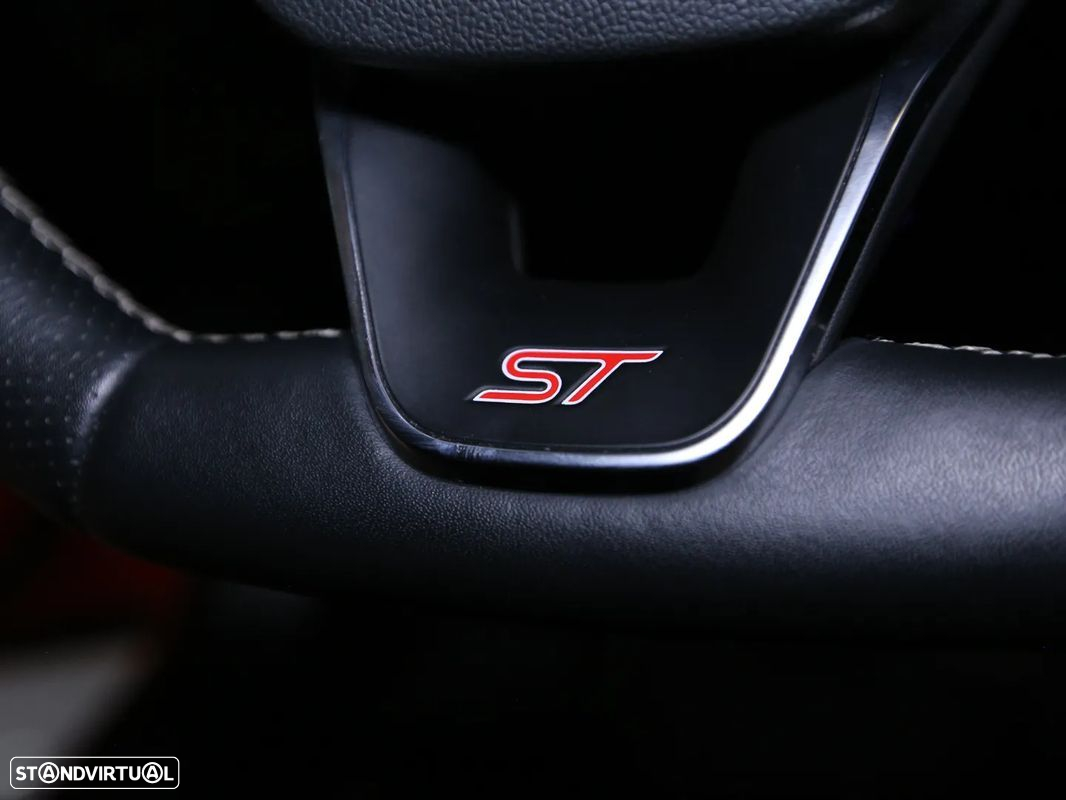 Ford Focus 2.3 EcoBoost S&S ST - 23