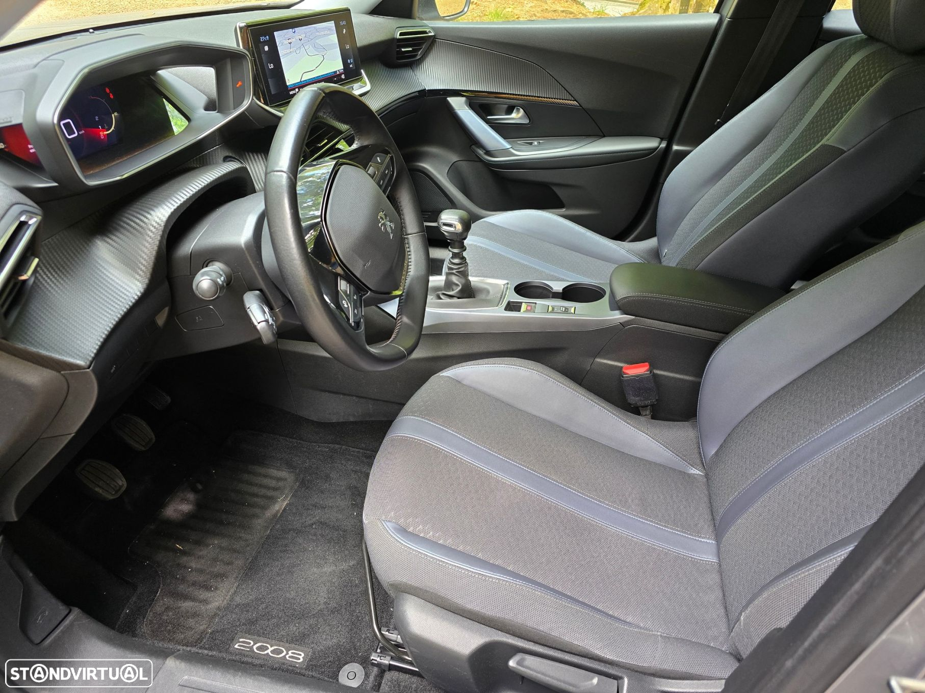 Peugeot 2008 1.2 PureTech Allure - 22