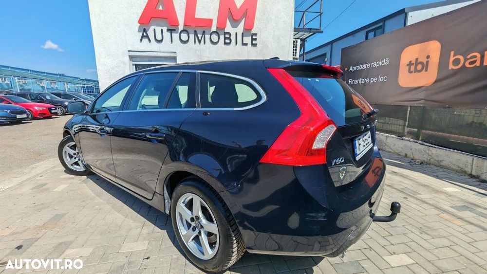 Volvo V60 D3 Momentum Core - 10