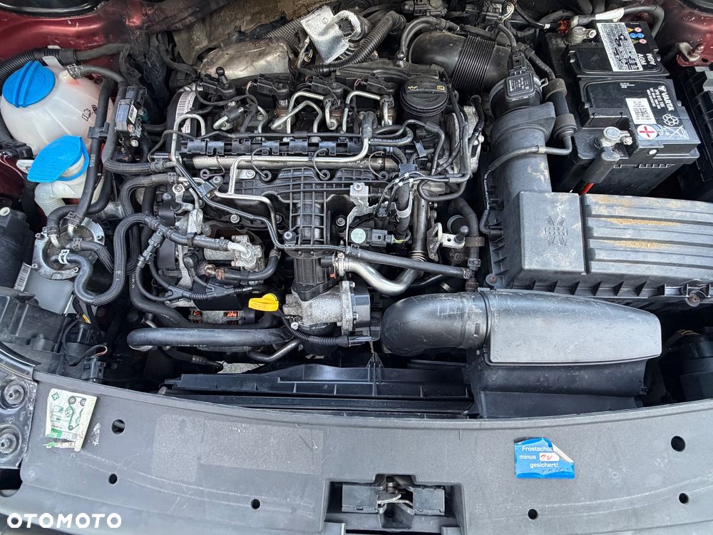 Volkswagen Touran 1.6 TDI DPF BlueMot Comfortline - 29