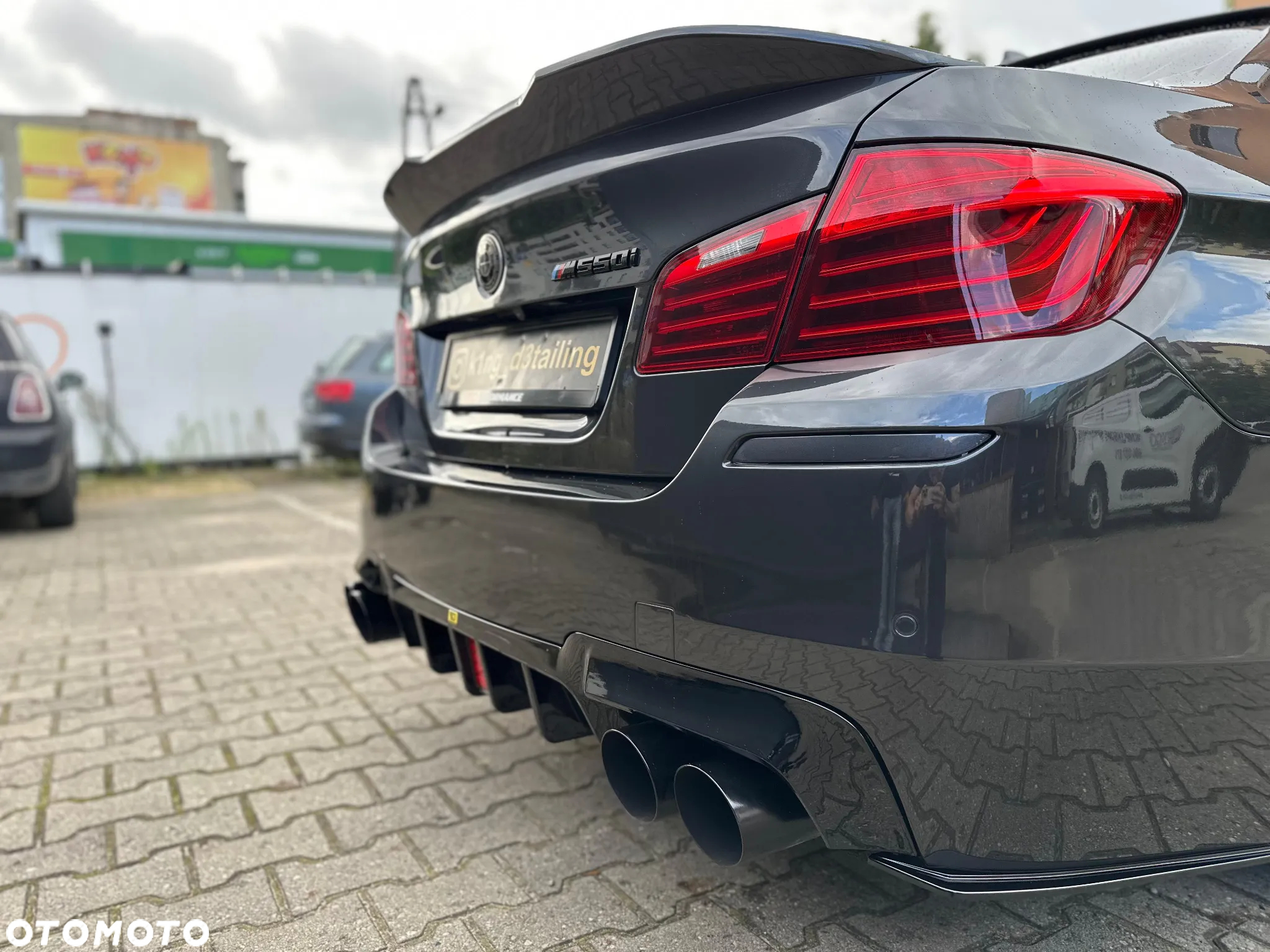 BMW Seria 5 550i - 11