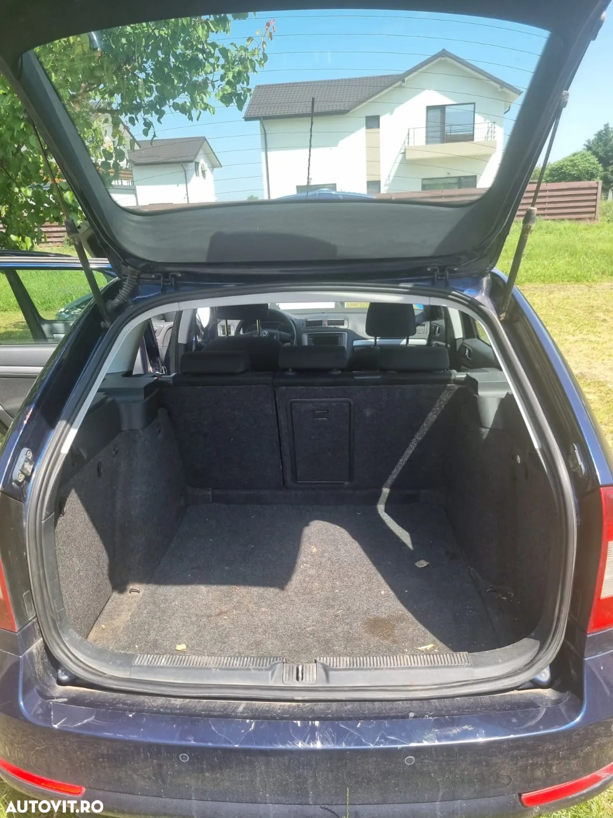 Skoda Octavia Combi 2.0 TDI Ambiente DSG - 8