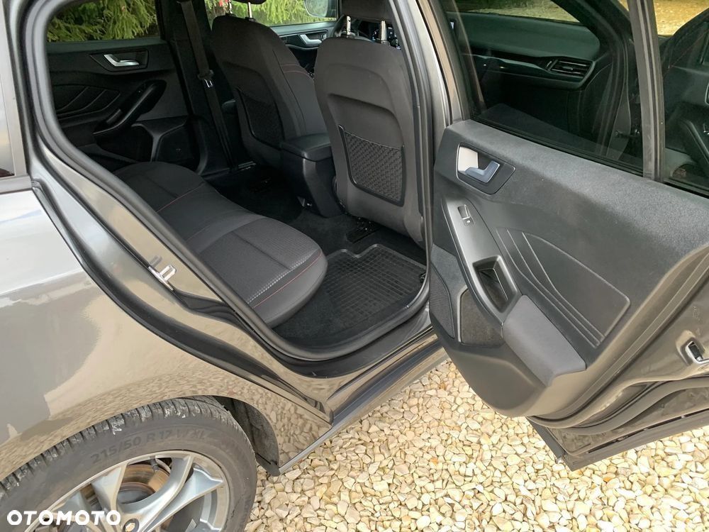 Ford Focus 1.5 EcoBlue Start-Stopp-System ST-LINE DESIGN - 33