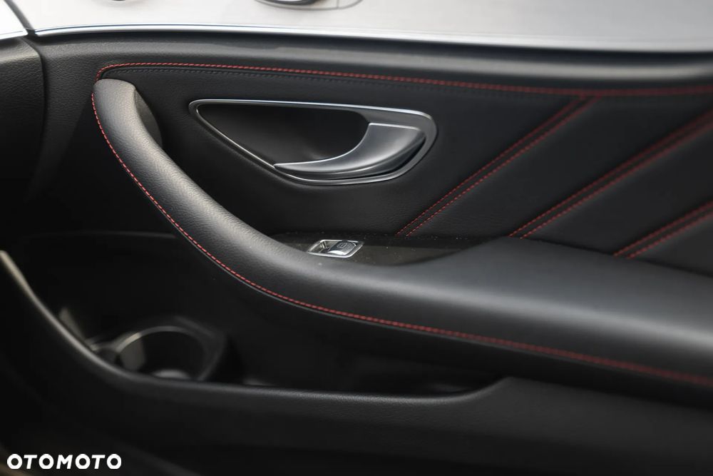 Mercedes-Benz Klasa E AMG 53 4-Matic+ - 26