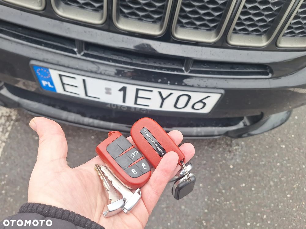 Jeep Grand Cherokee - 11