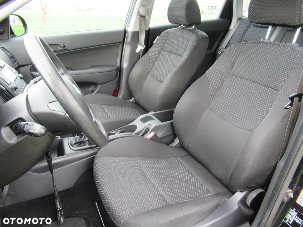 Hyundai i30 i30cw 1.6 CRDi Classic - 16