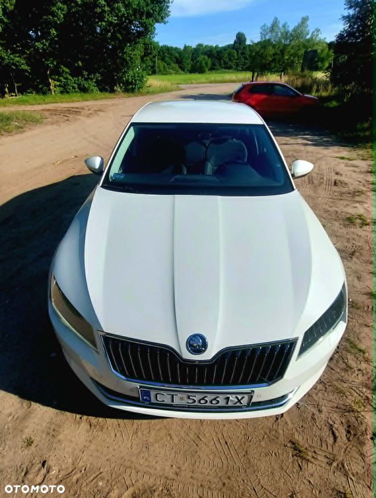 Skoda Superb 2.0 TDI Ambition DSG7 - 9