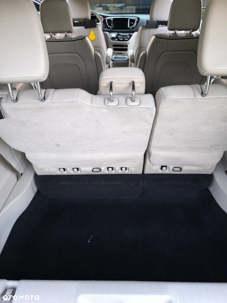 Chrysler Pacifica - 19