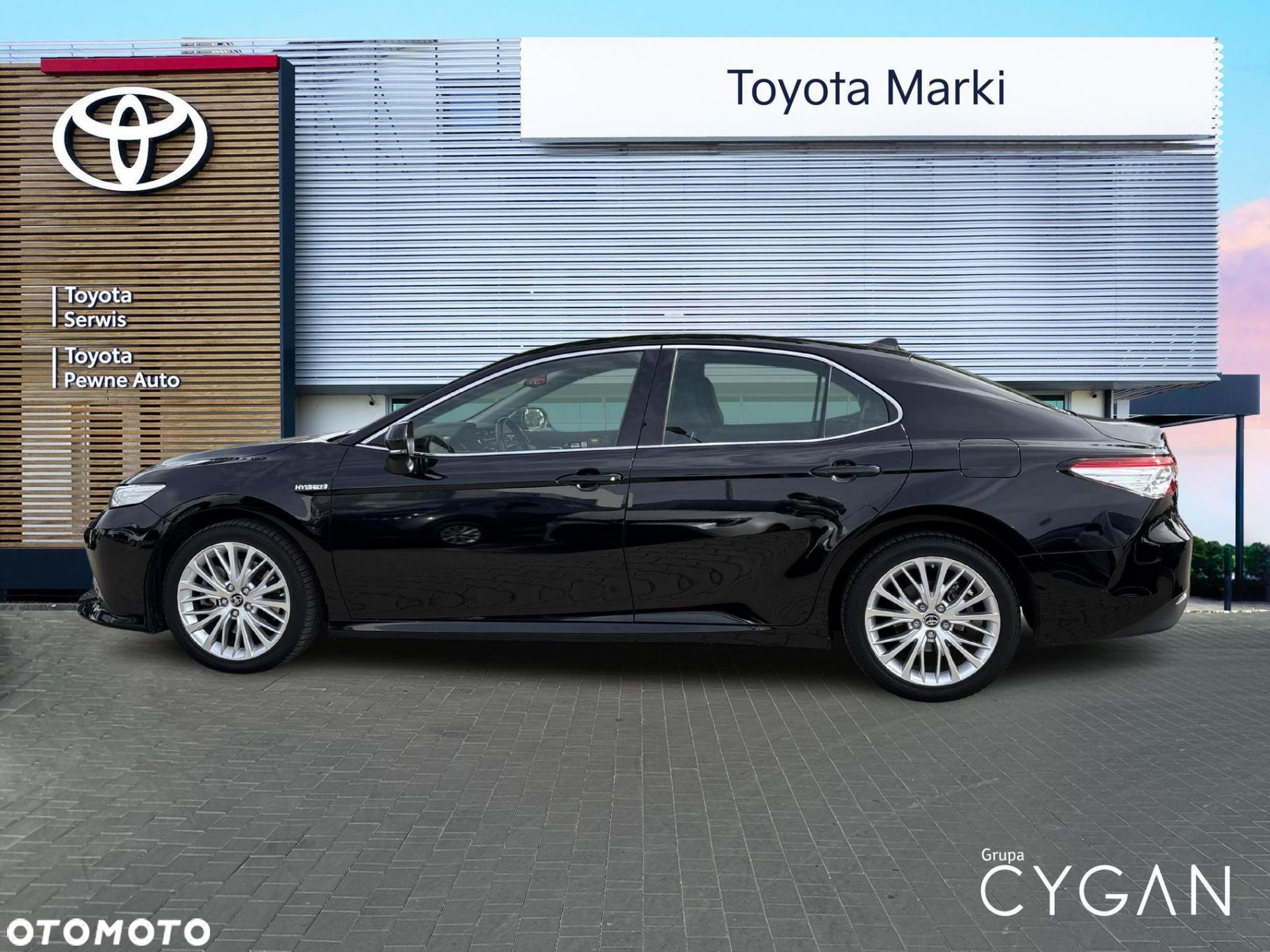 Toyota Camry - 2