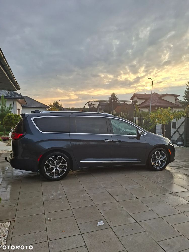 Chrysler Pacifica - 6