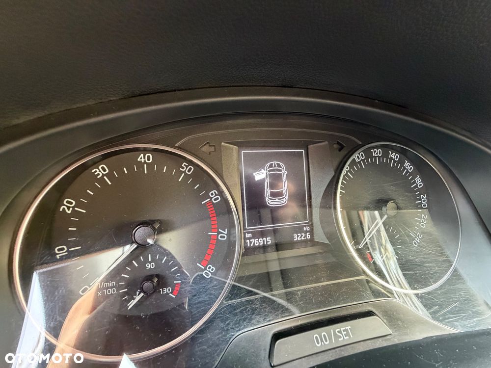 Skoda RAPID 1.2 TSI Edition - 7