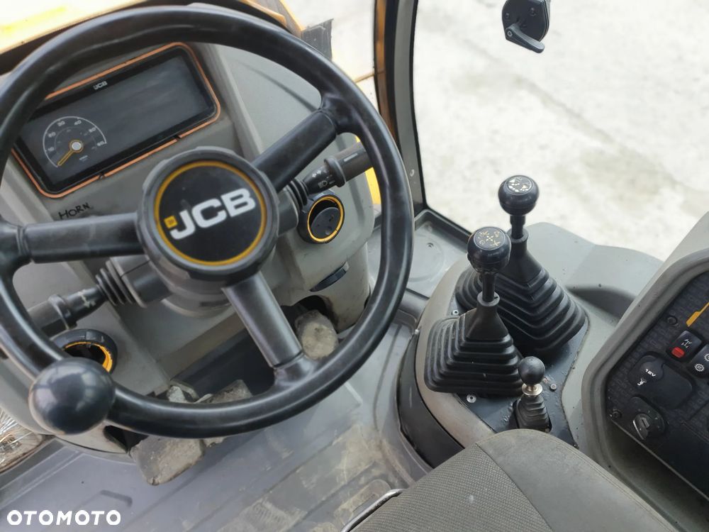 JCB 3cx Compact - 11