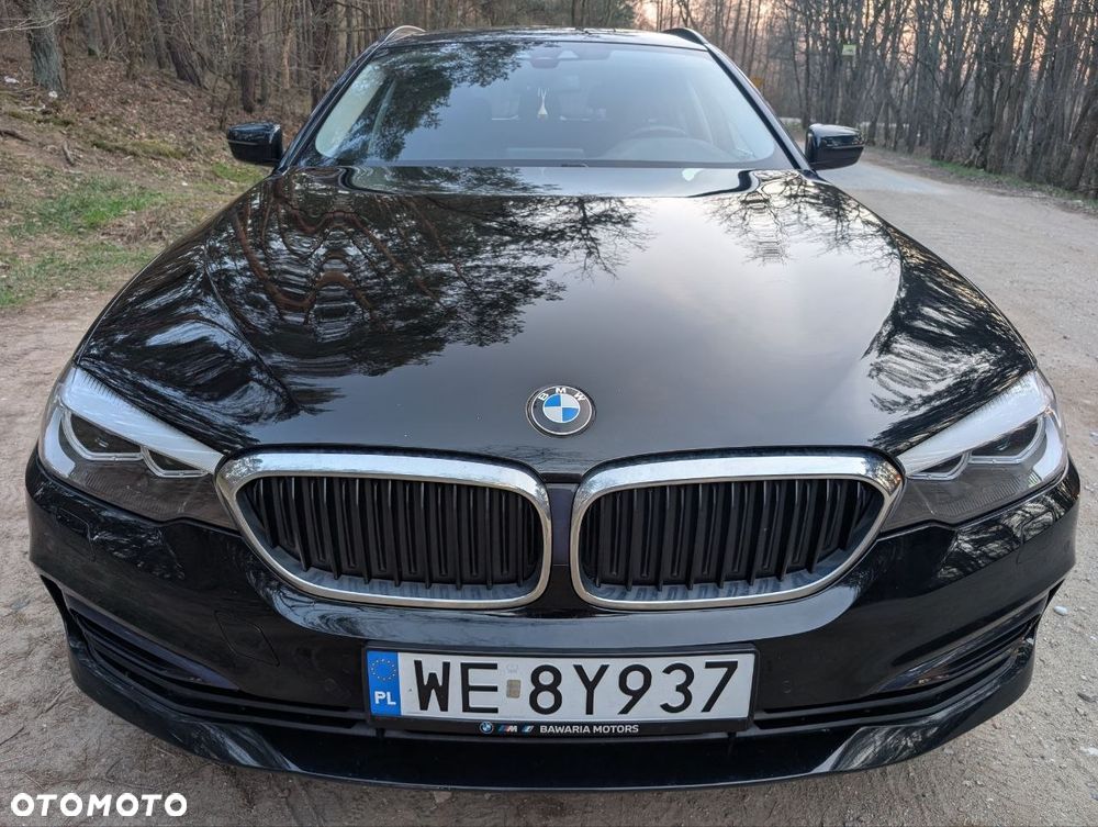BMW Seria 5 518d Sport Line - 9