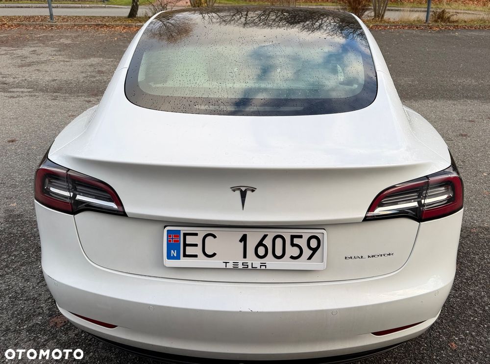 Tesla Model 3 - 5