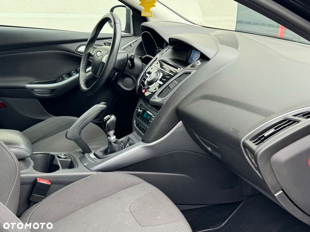 Ford Focus 1.6 EcoBoost Titanium - 22