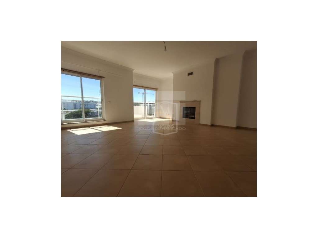 APARTAMENTO T3 - Urbanização de Betunes - Grande imagem: 4/6