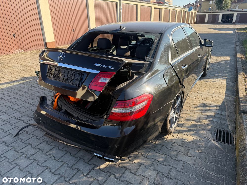 Mercedes-Benz Klasa E 63 AMG - 5