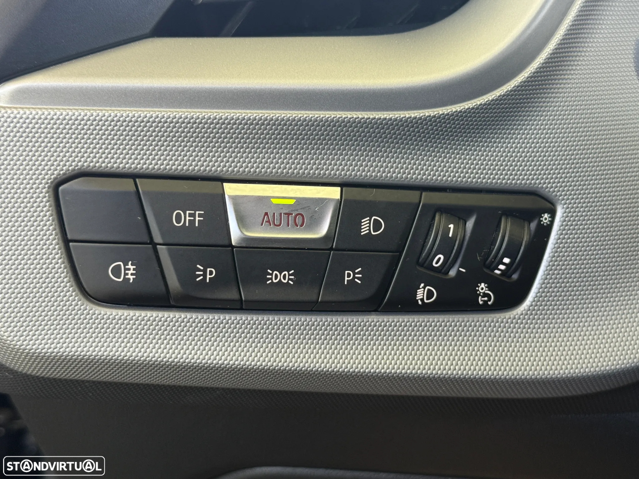 BMW 116 d Pack Color Vision Auto - 32