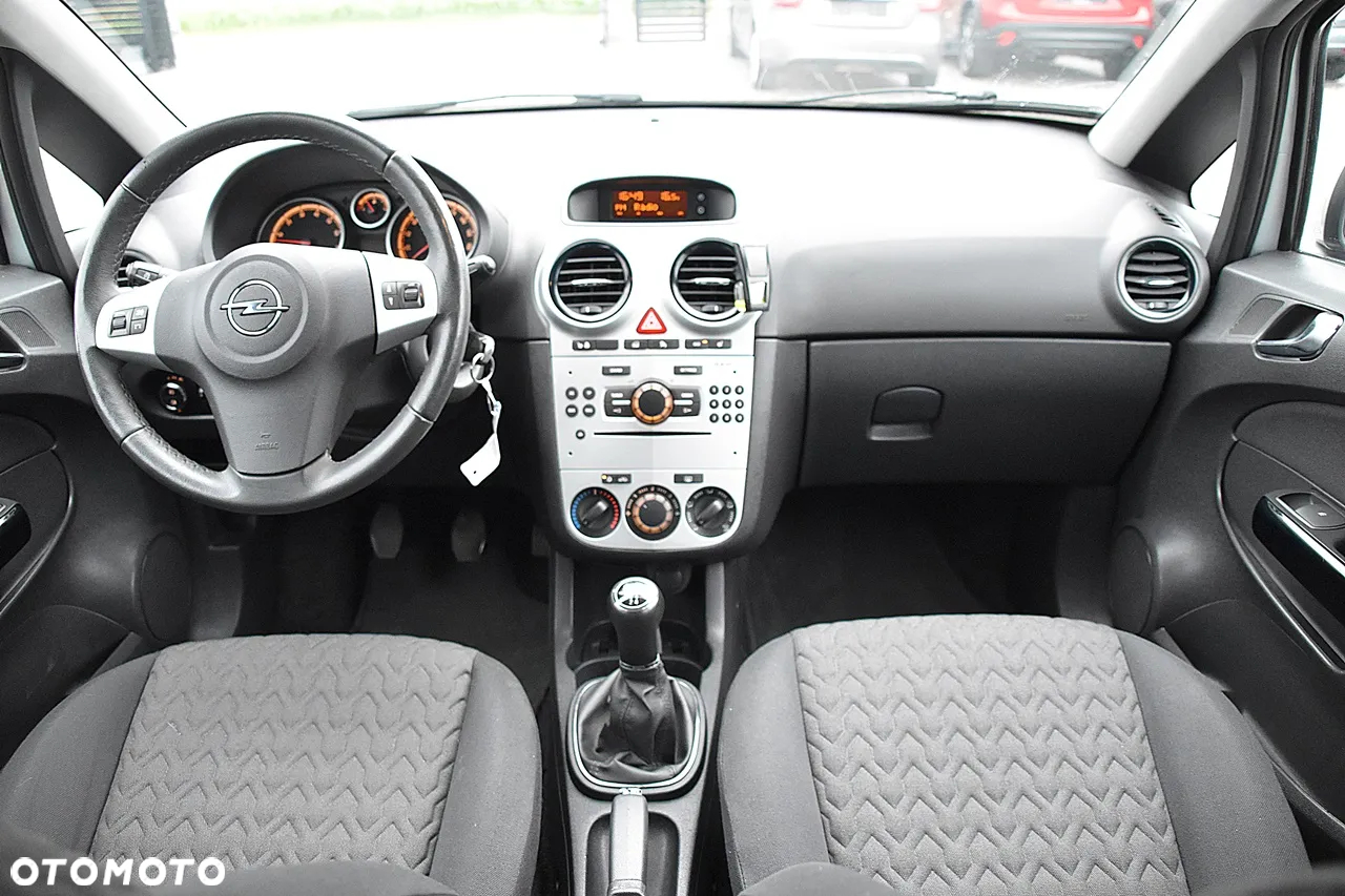 Opel Corsa 1.2 16V Cosmo - 12