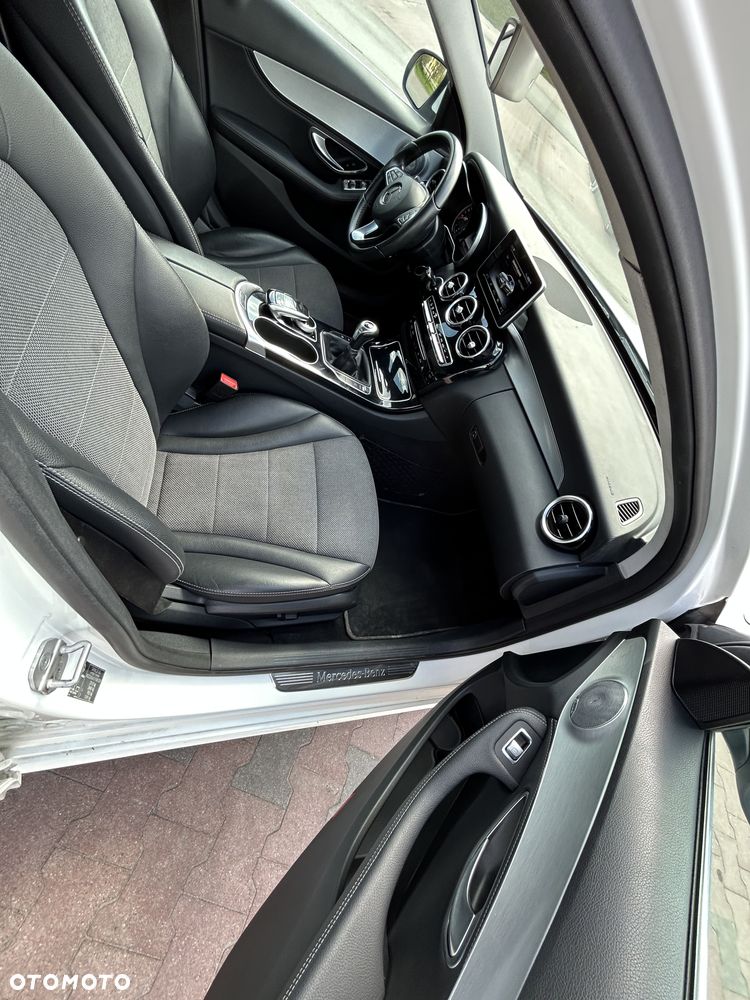 Mercedes-Benz Klasa C 200 AMG Line - 22