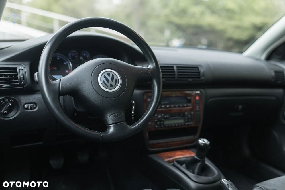Volkswagen Passat 1.9 TDI - 14