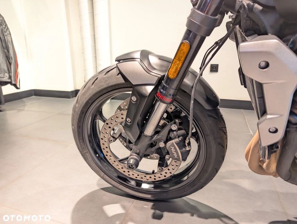 Triumph Trident - 10