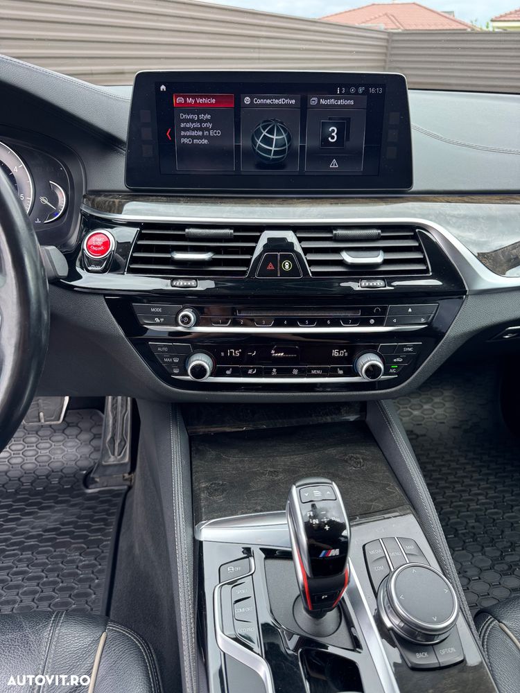 BMW Seria 5 520d xDrive AT - 11
