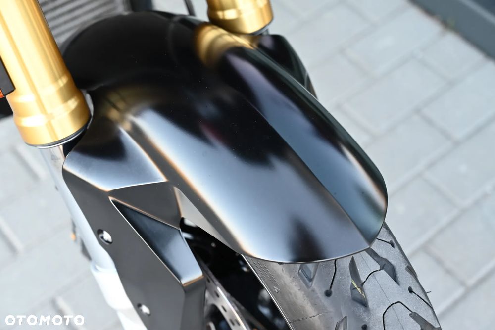 BMW XR - 11