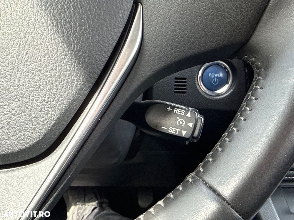 Toyota Auris 1.8 L VVT-i Sol+ - 16