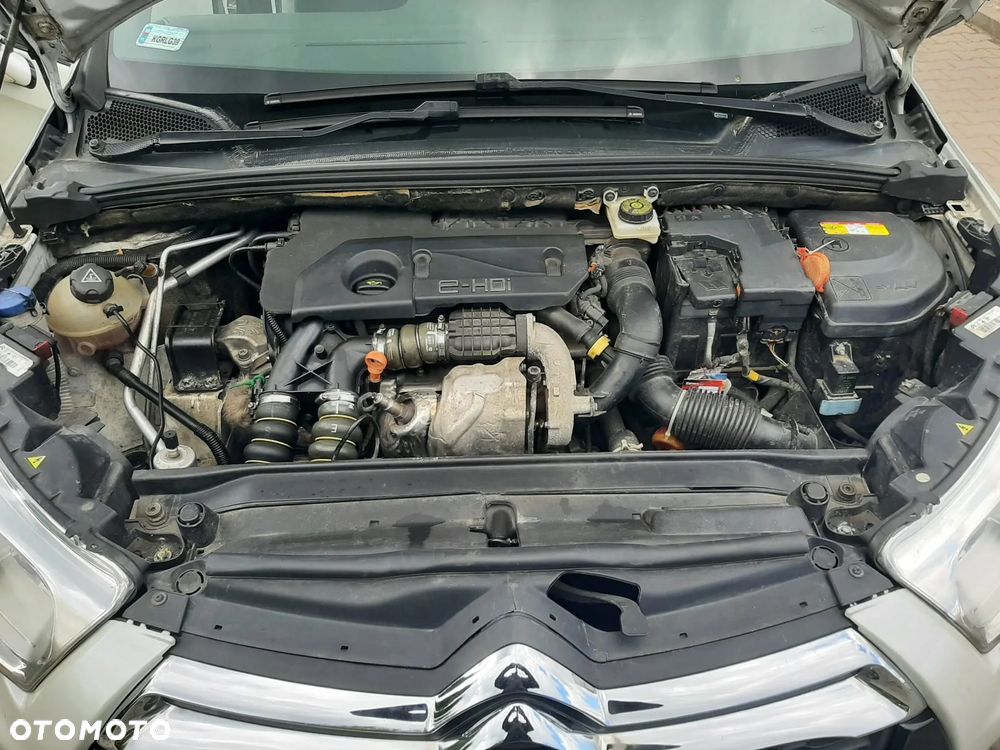 Citroën DS4 e-HDi 110 SoChic - 16