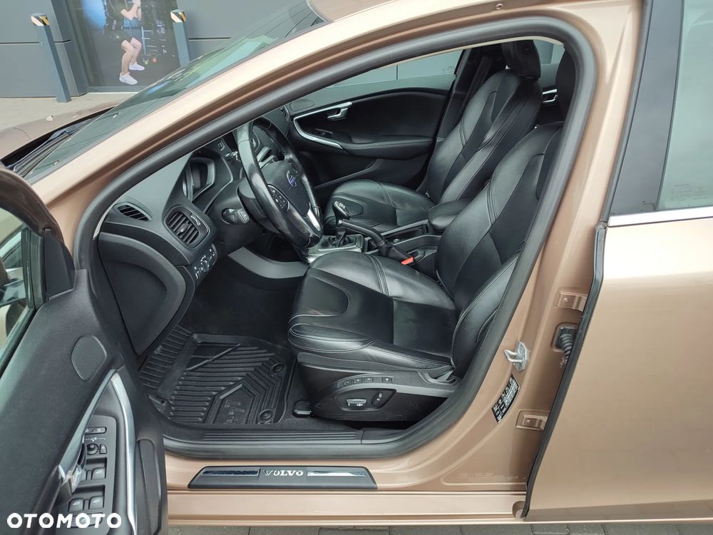 Volvo V40 T2 Summum - 25