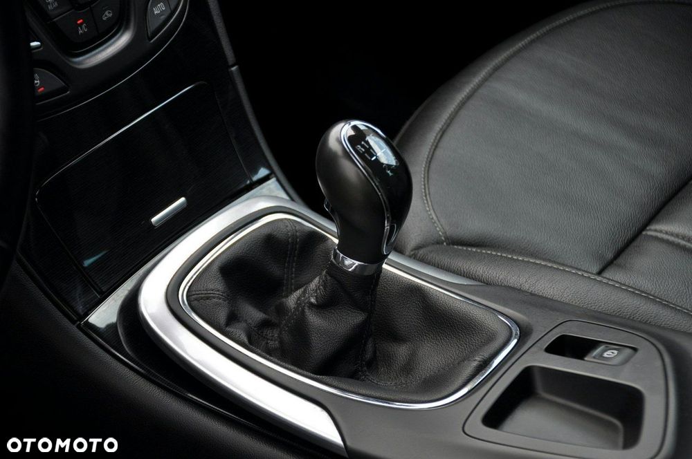 Opel Insignia - 36