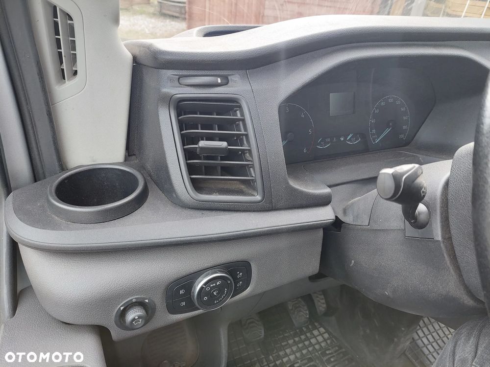 Ford Transit - 8