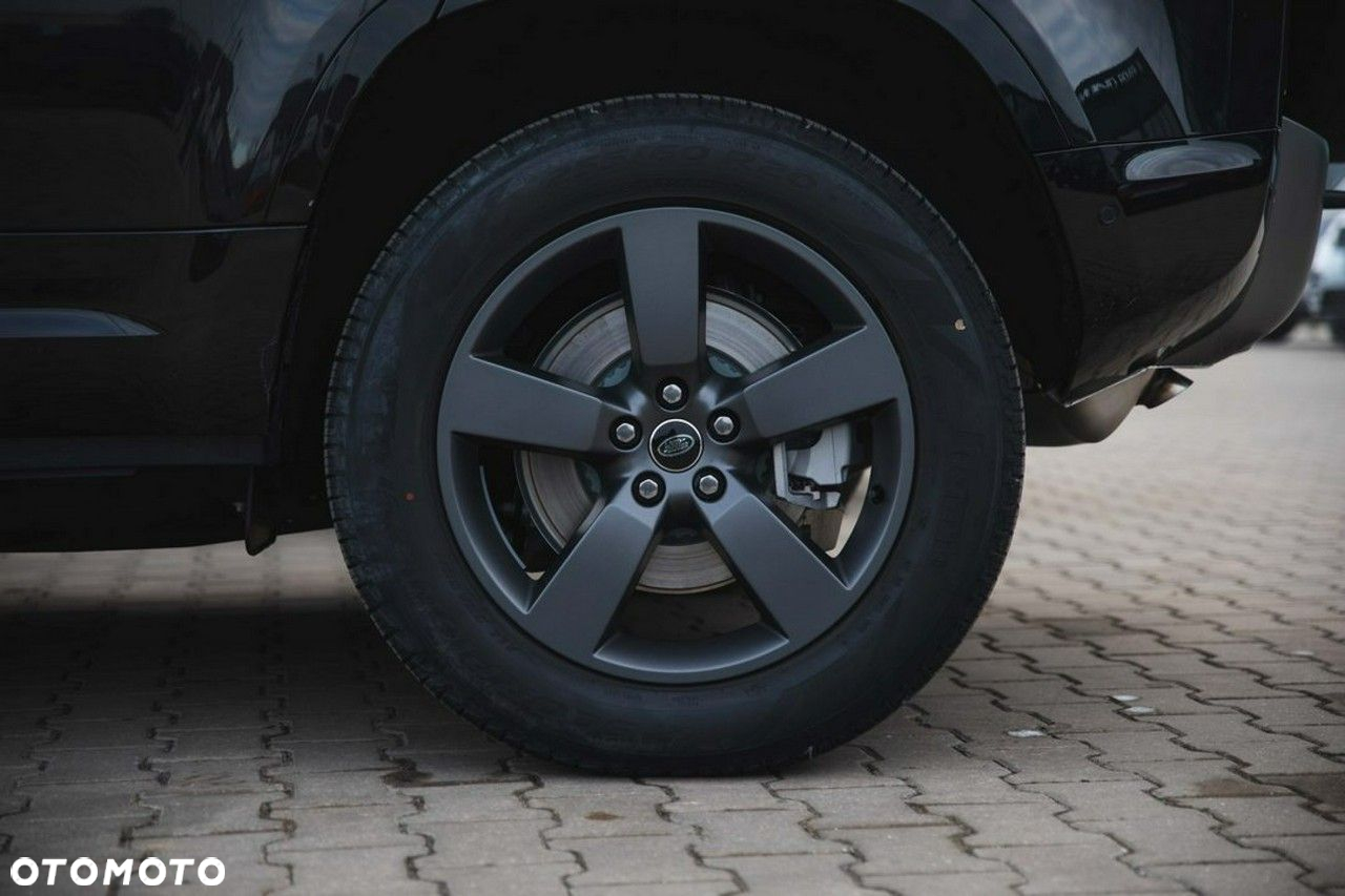 Land Rover Defender - 11
