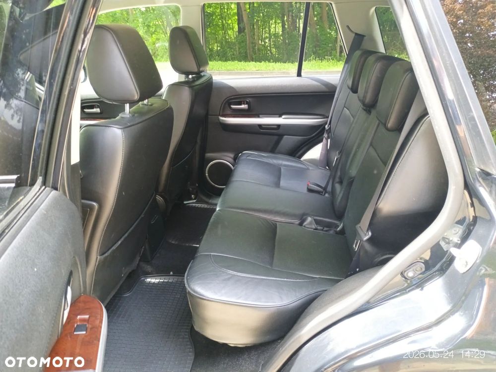 Suzuki Grand Vitara 2.0 - 24