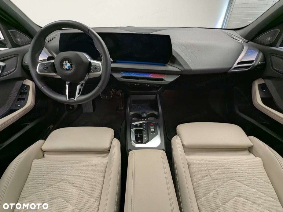BMW Seria 1 120 mHEV - 9