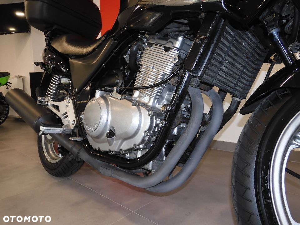 Honda CB - 16