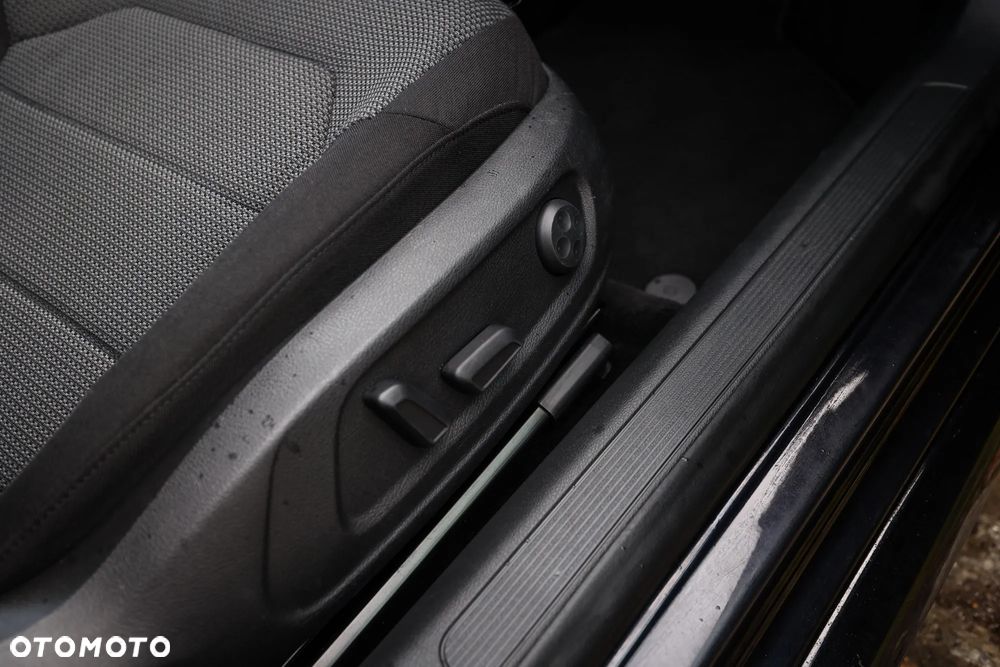 Volkswagen Passat 2.0 TDI 4Motion DSG BlueMotion Tech Highline - 39