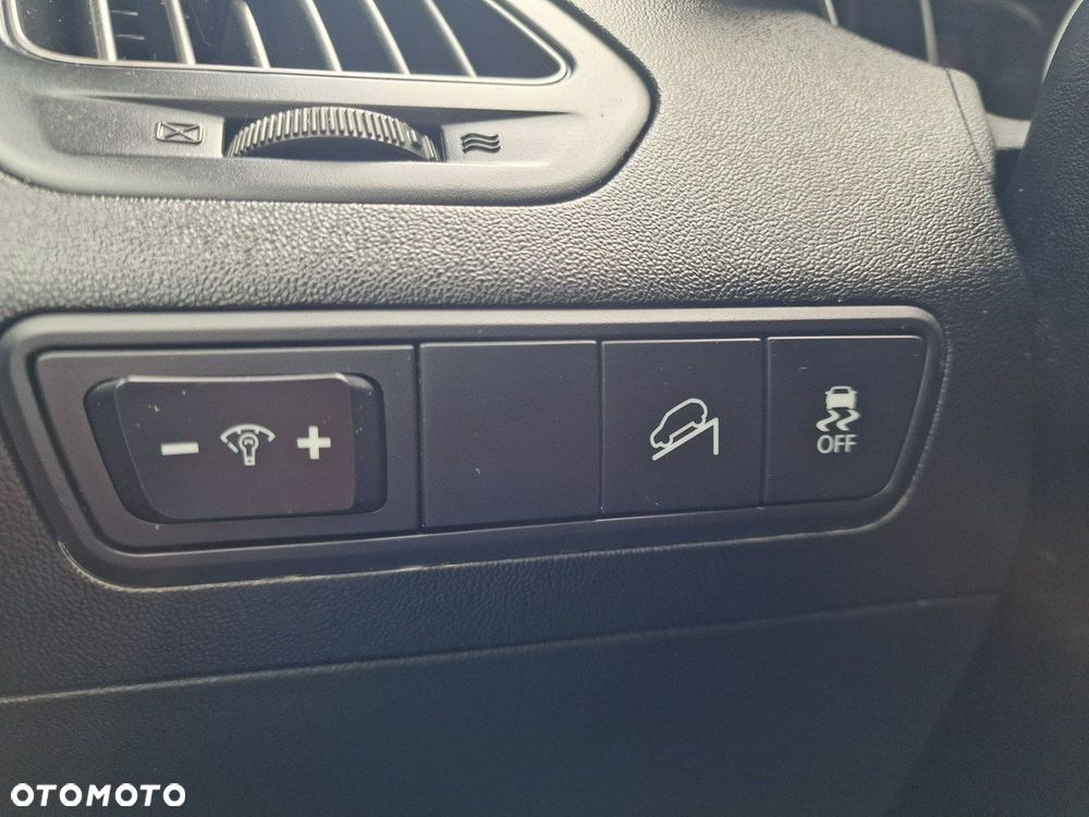Hyundai ix35 1.6 2WD Fifa World Cup Edition - 29