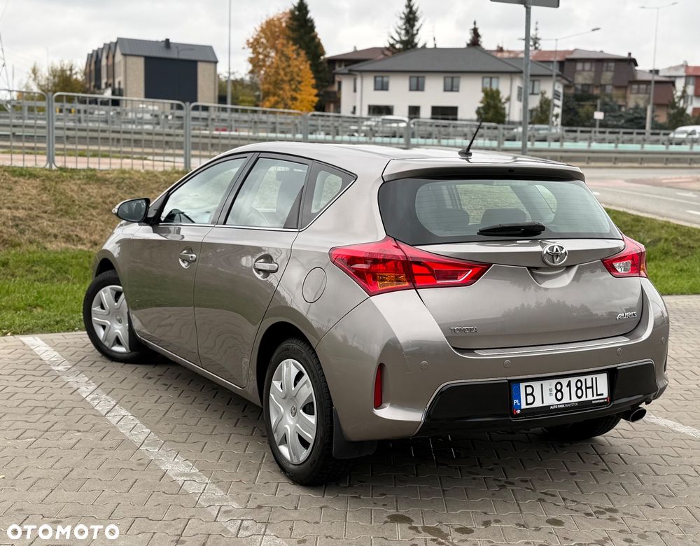 Toyota Auris 1.6 Prestige - 9