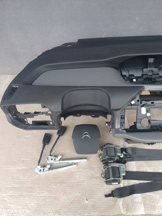 Citroen C4 Picasso deska konsola airbag pasy - 2