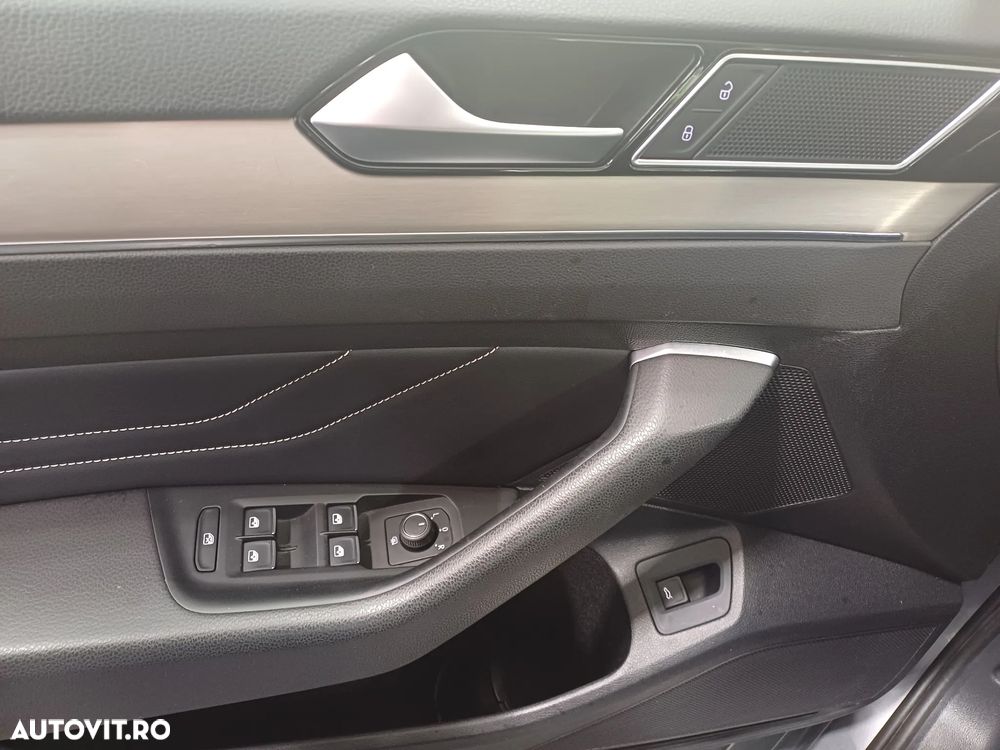 Volkswagen Passat 2.0 TDI DSG Highline - 9